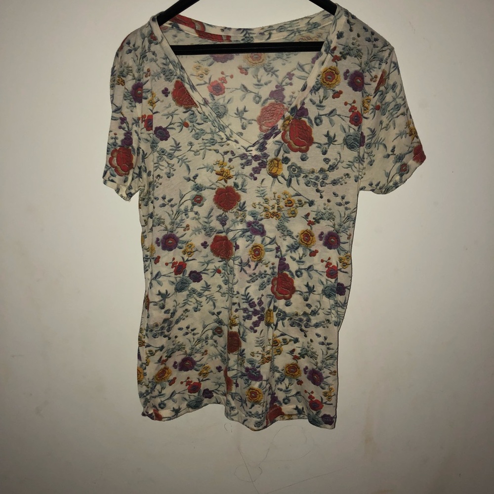 Women’s Size L Urban outfitters Floral V Neck